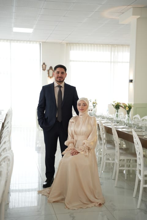 Fadime ve Yusuf Can salonda